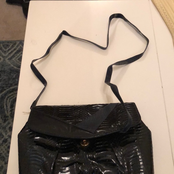 Vintage J. Renee snakeskin clutch (Las)
